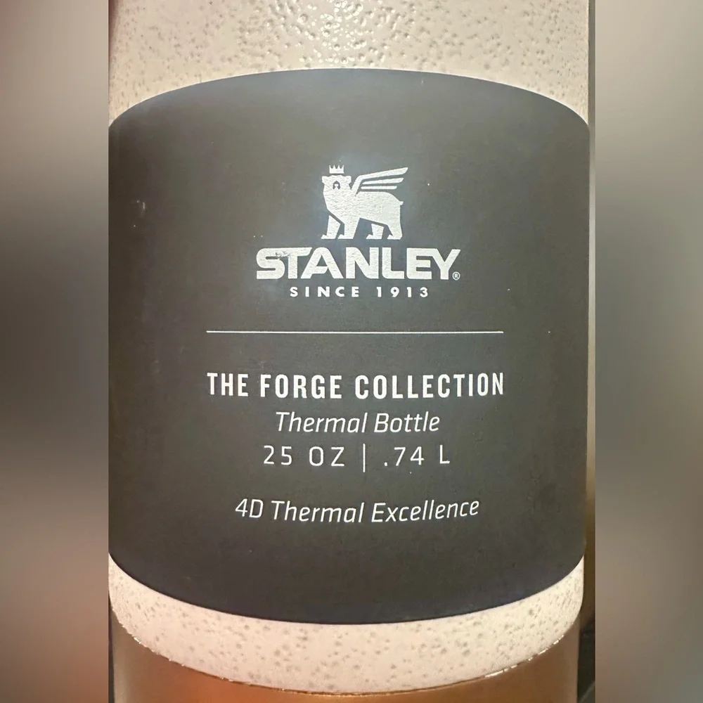 Stanley the forge collection thermal 25 oz bottle - Picture 2 of 5